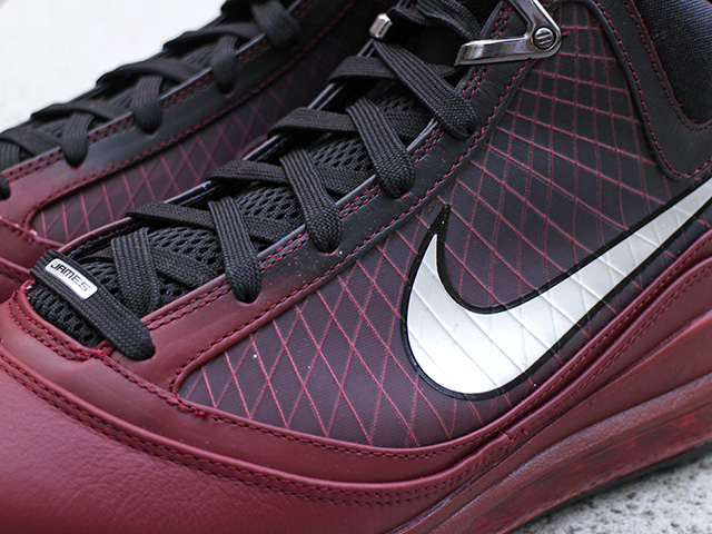 LEBRON 7 QS “CHRISTMAS 2019”01