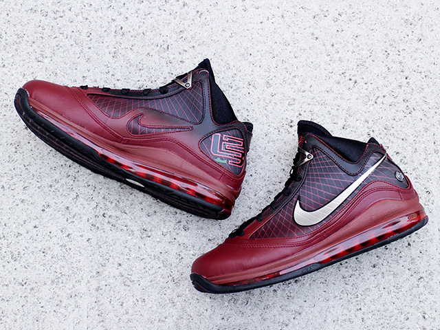 LEBRON 7 QS “CHRISTMAS 2019”01