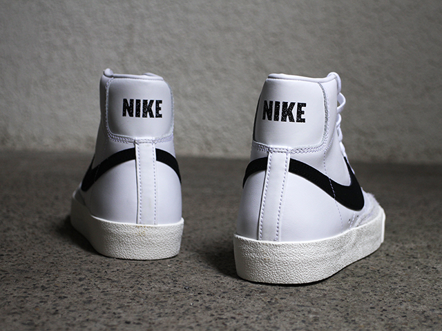 BLAZER MID 77 VINTAGE “WHITE/BLACK”01