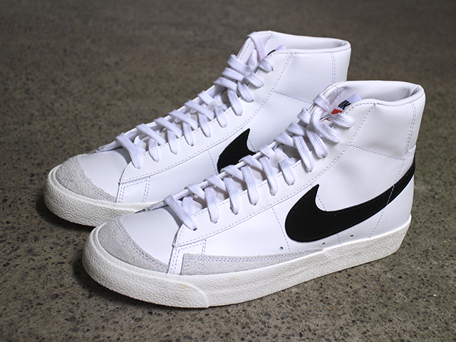 BLAZER MID 77 VINTAGE “WHITE/BLACK”01