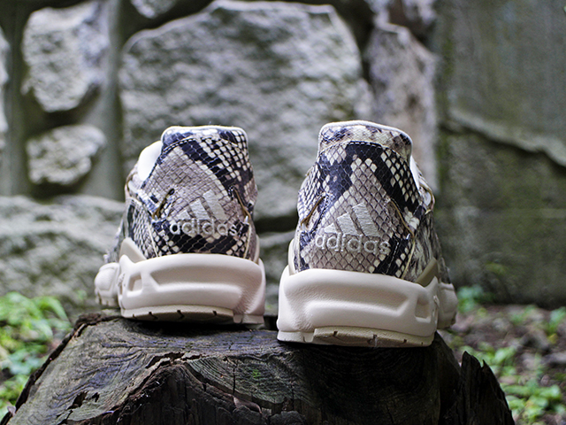 LXCON 94 “SNAKESKIN”01