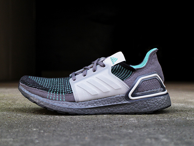 ULTRA BOOST 19 “BLACK/GREY THREE”01