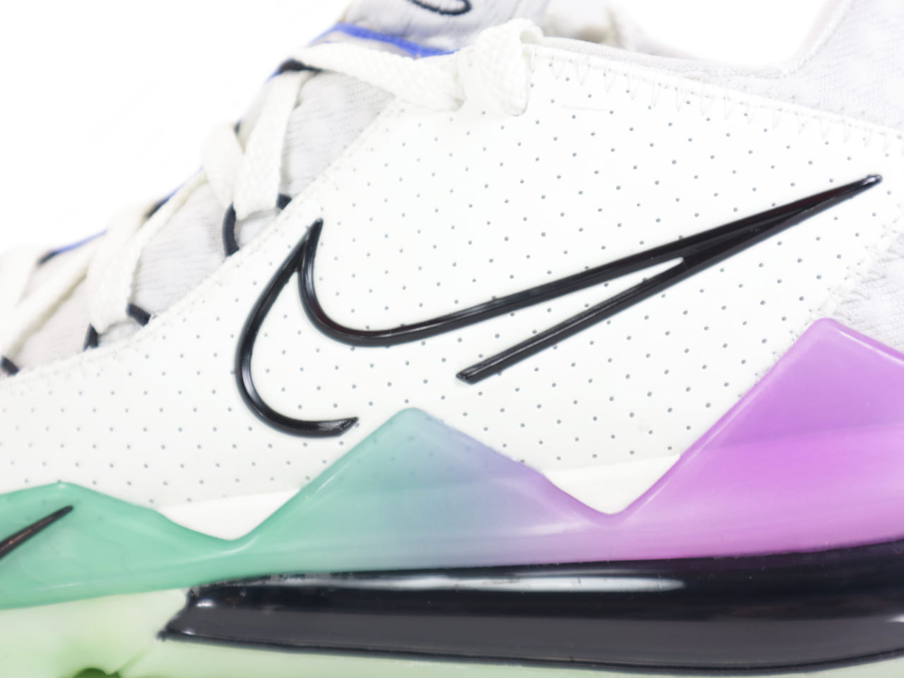 LEBRON 17 LOW CD5007-005 - 5