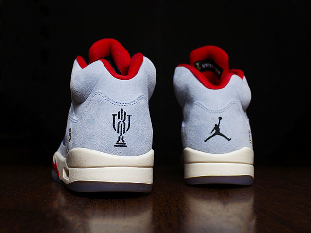 AIR JORDAN 5 “TROPHY ROOM”01