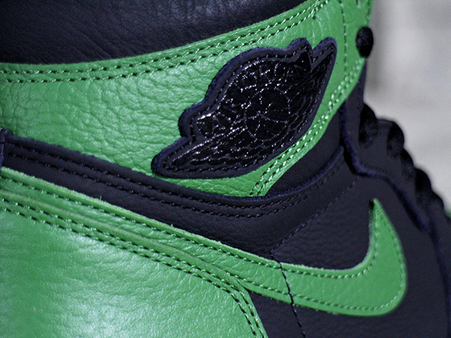 AIR JORDAN 1 RETRO HIGH OG “BLACK/PINE GREEN”01