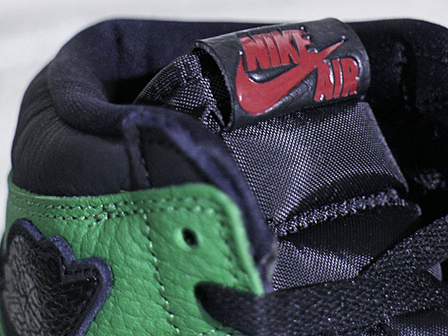 AIR JORDAN 1 RETRO HIGH OG “BLACK/PINE GREEN”01