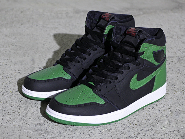 AIR JORDAN 1 RETRO HIGH OG “BLACK/PINE GREEN”01