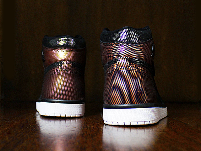 WMNS AIR JORDAN 1 HIGH OG FEARLESS “ROSE GOLD”01