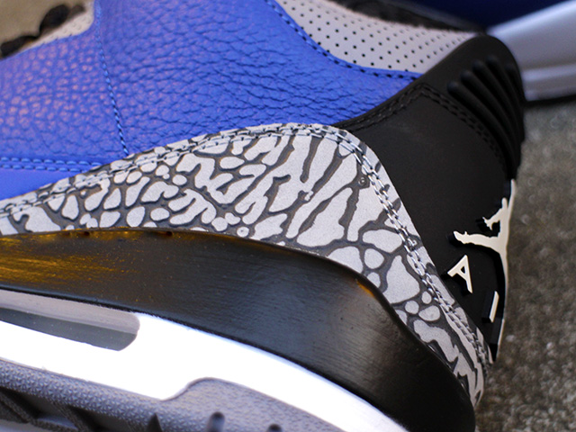 AIR JORDAN 3 RETRO “VARSITY ROYAL”01