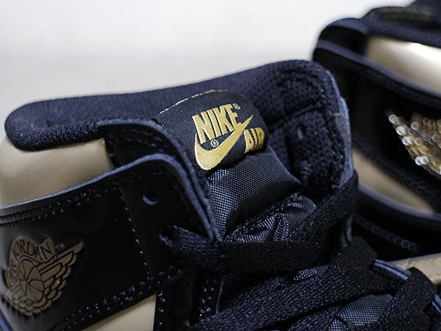 AIR JORDAN 1 RETRO HIGH OG “BLACK/METALLIC GOLD”01