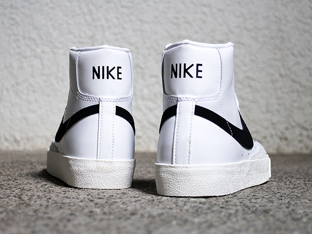 WMNS BLAZER 77 WHITE/BLACK01
