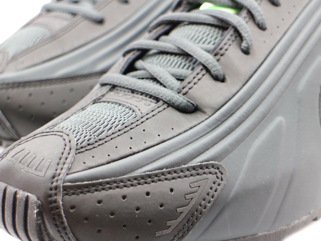 SHOX R4 104265-055 - 4