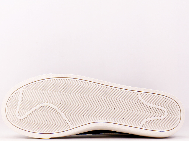 WMNS BLAZER LOW SD AV9373-001 - 4
