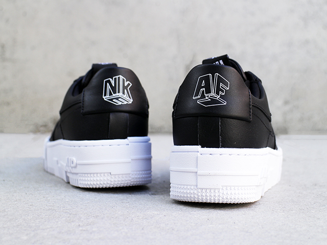 WMNS AIR FORCE 1 PIXEL “BLACK/WHITE”01