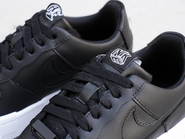 WMNS AIR FORCE 1 PIXEL “BLACK/WHITE”01