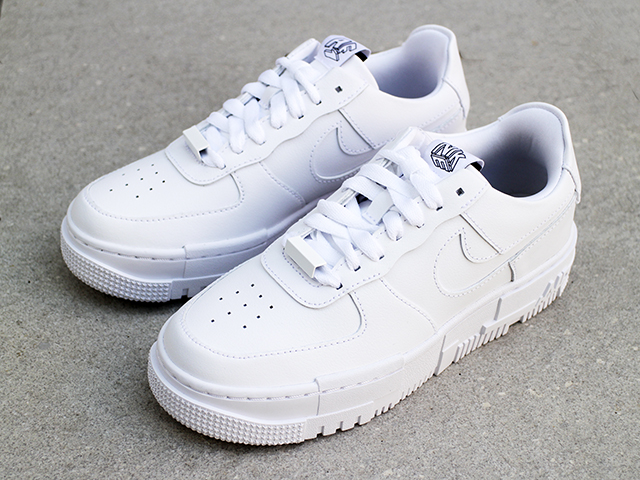 WMNS AIR FORCE 1 PIXEL “WHITE/BLACK”01