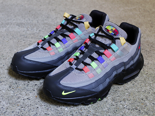 AIR MAX 95 SE “TV COLOR BARS”01