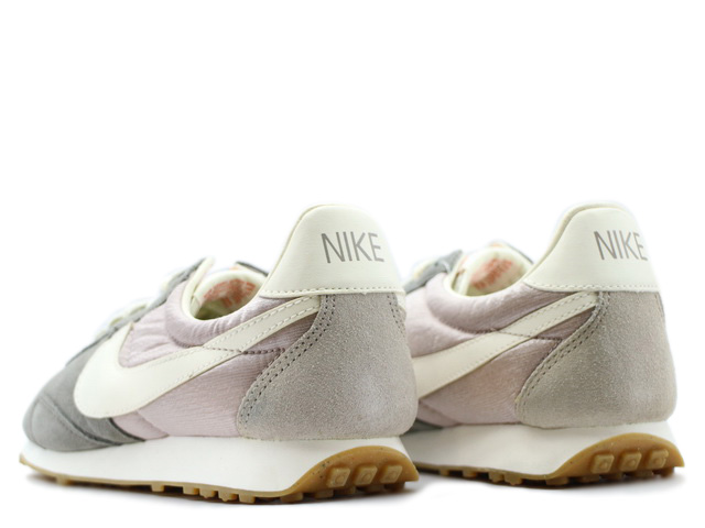 WMNS PRE MONTREAL RACER VNTG 828436-010 - 2
