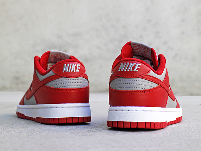 DUNK LOW RETRO “UNLV”01