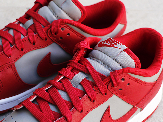 DUNK LOW RETRO “UNLV”01