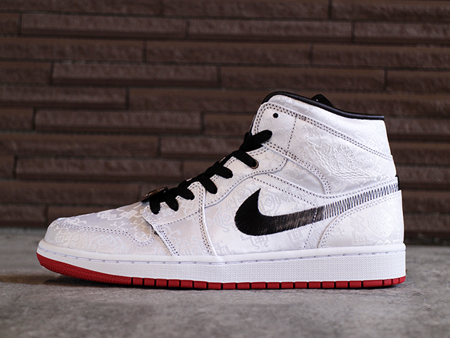 AIR JORDAN 1 MID SE FEARLESS “CLOT”01
