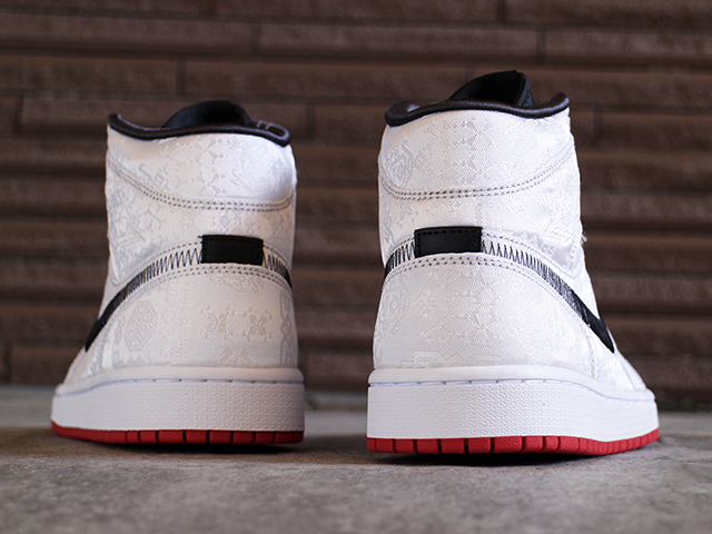 AIR JORDAN 1 MID SE FEARLESS “CLOT”01