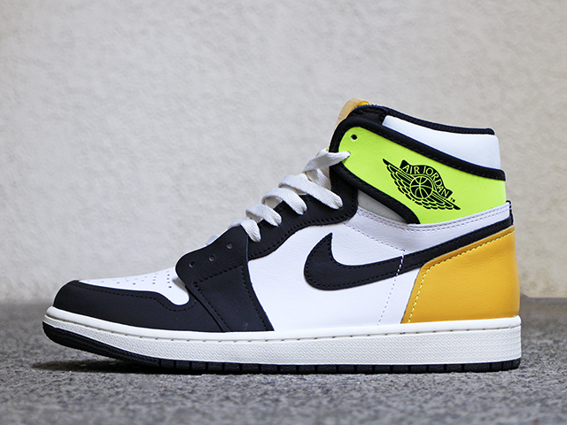 AIR JORDAN 1 RETRO HIGH OG “VOLT/UNIVERSITY GOLD”01