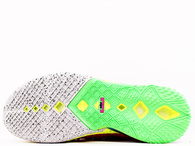 LEBRON 18 DB8148-600 - 4
