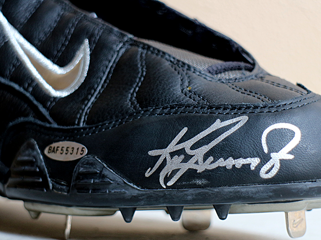 AIR GRIFFEY METAL “AUTOGRAPHED”01