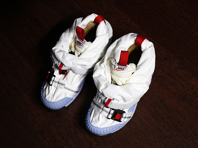MARS YARD OVERSHOE01