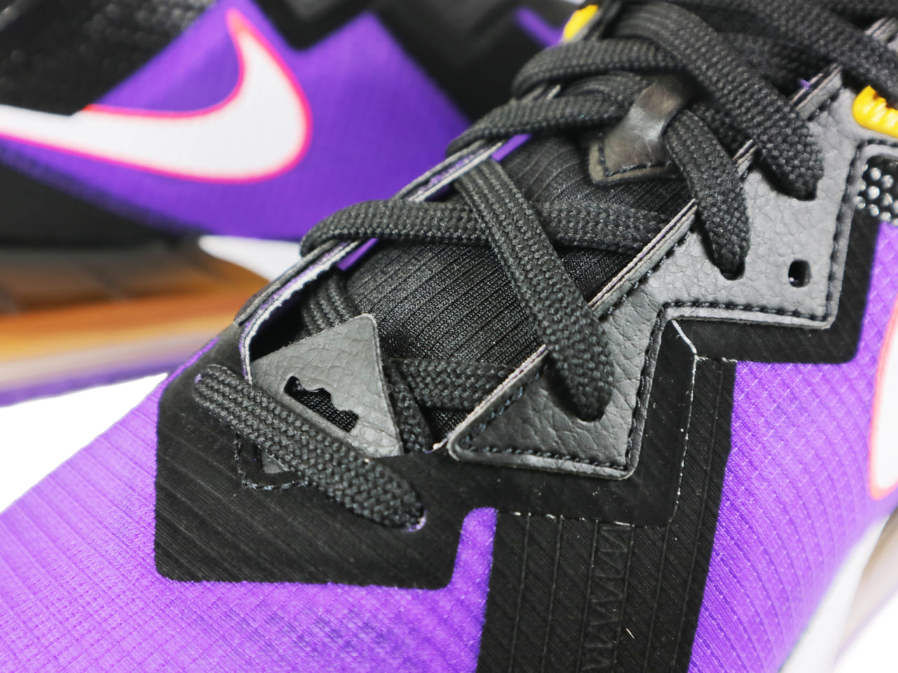 LEBRON 18 LOW | スニーカーショップSKIT