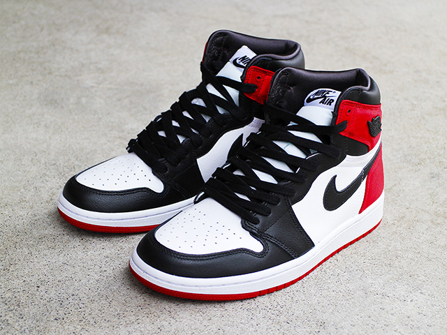 WMNS AIR JORDAN 1 RETRO HIGH OG “SATIN BLACK TOE”01