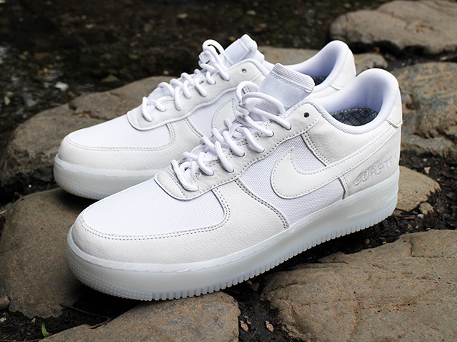 AIR FORCE 1 “GORE-TEX TRIPLE WHITE”01