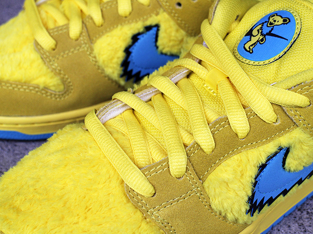 SB DUNK LOW PRO QS “GRATEFUL DEAD/YELLOW BEAR”01