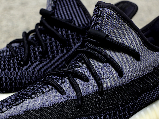 YEEZY BOOST 350 V2 “CARBON”01