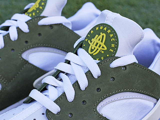 AIR HUARACHE LE “STUSSY/OLIVE 2021”01