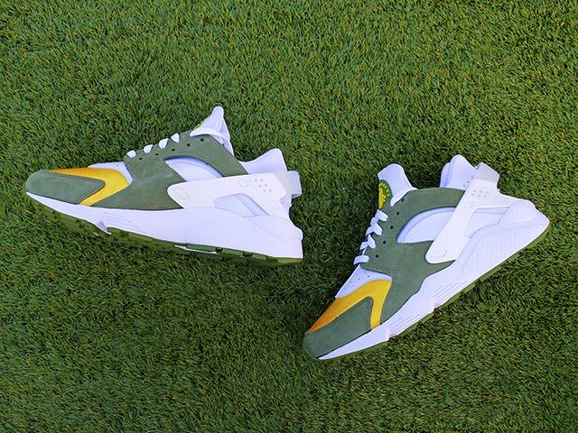AIR HUARACHE LE “STUSSY/OLIVE 2021”01