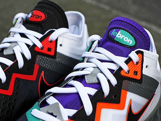 LEBRON 18 LOW “GREEDY”01