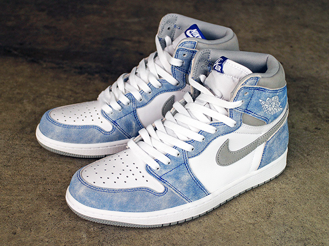 AIR JORDAN 1 RETRO HIGH OG “HYPER ROYAL/LIGHT SMOKE GREY”01