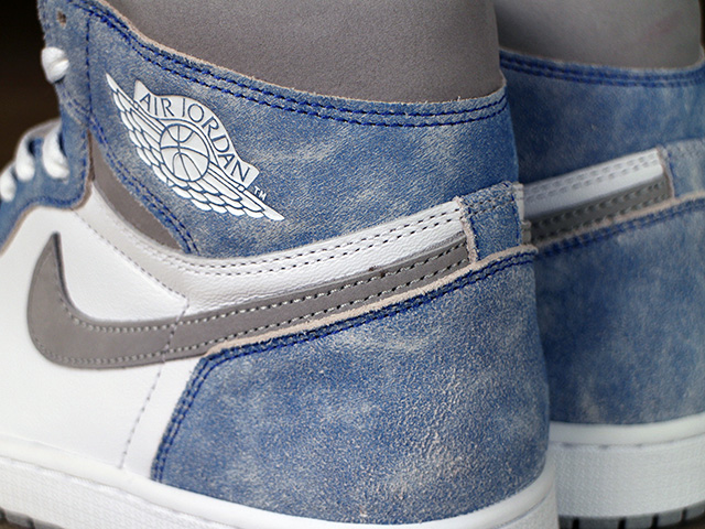 AIR JORDAN 1 RETRO HIGH OG “HYPER ROYAL/LIGHT SMOKE GREY”01
