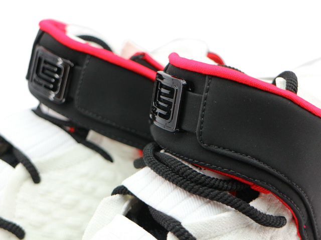 LEBRON 17 FP CT6047-100 - 6