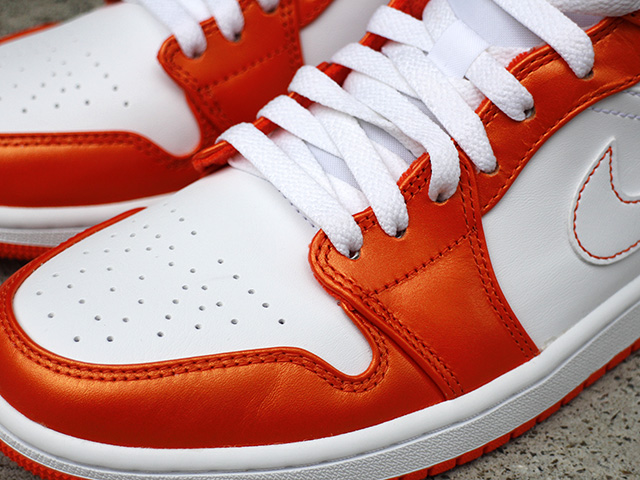 AIR JORDAN 1 MID SE “ELECTRO ORANGE”01