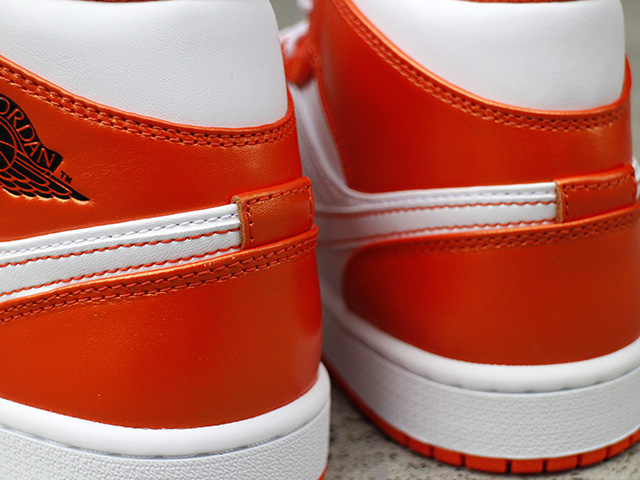 AIR JORDAN 1 MID SE “ELECTRO ORANGE”01