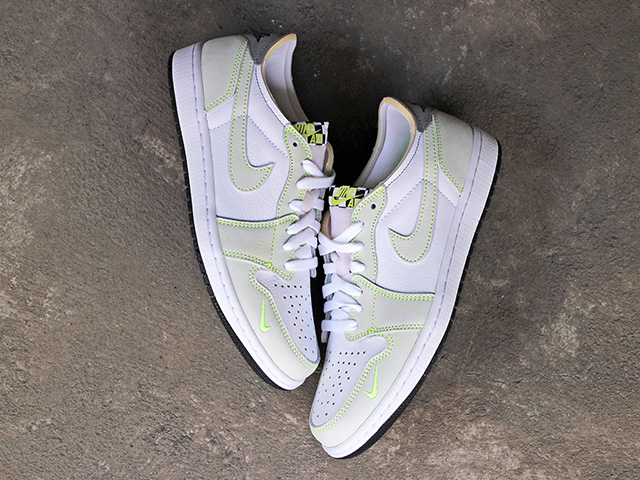 AIR JORDAN 1 LOW OG “GHOST GREEN”01