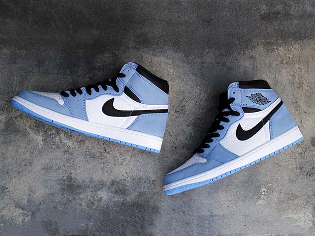 AIR JORDAN 1 RETRO HIGH OG “UNIVERSITY BLUE/BLACK”01