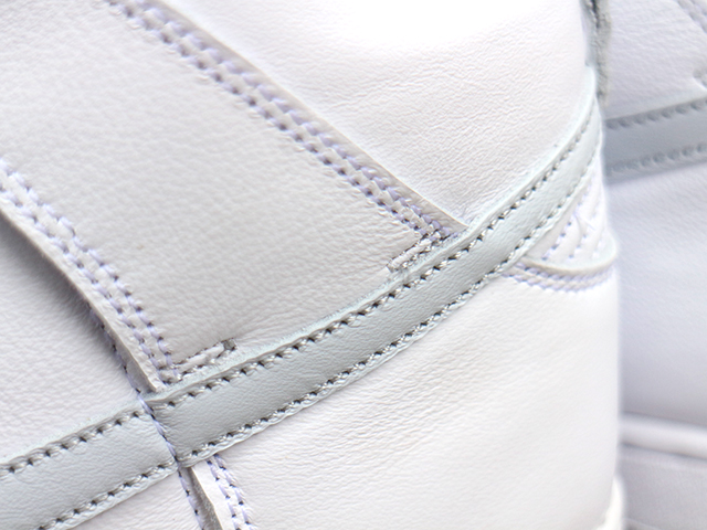 DUNK HI SP “WHITE/PURE PLATINUM”01