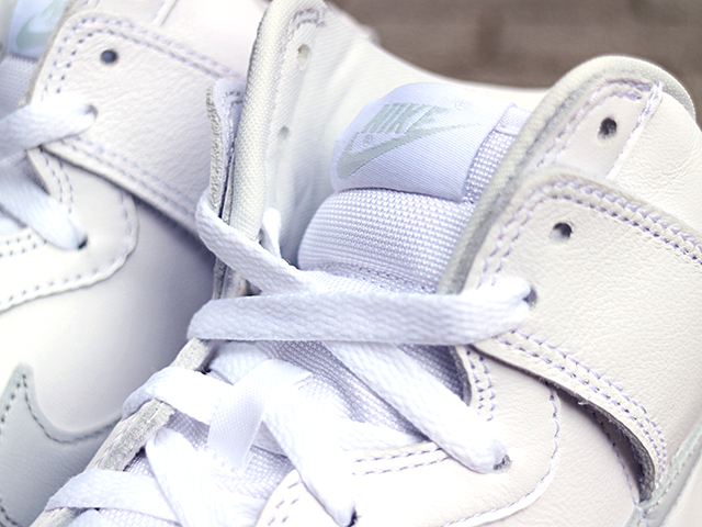 DUNK HI SP “WHITE/PURE PLATINUM”01