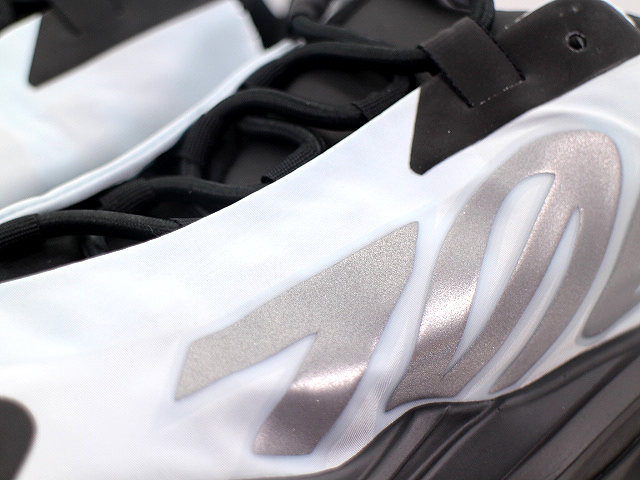 YEEZY BOOST 700 MNVN GZ0711 - 4