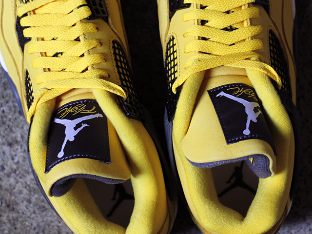AIR JORDAN 4 RETRO “LIGHTNING 2021”01