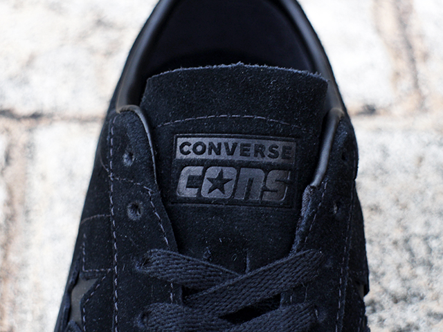 CONS ONE STAR PRO OX “TRIPLE BLACK”01